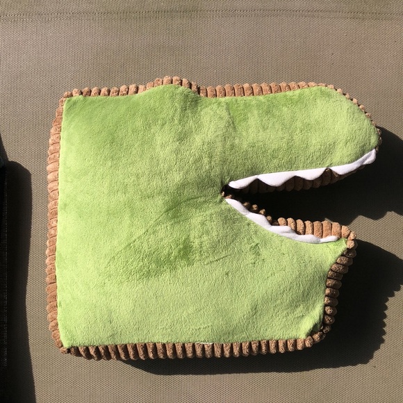 Dinosaur Pillow, Fleece Throw & Sheet - Picture 6 of 14